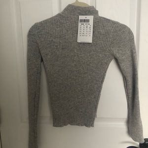NWT Brandy Melville gray turtleneck / mock neck (wool cashmere blend sweater)